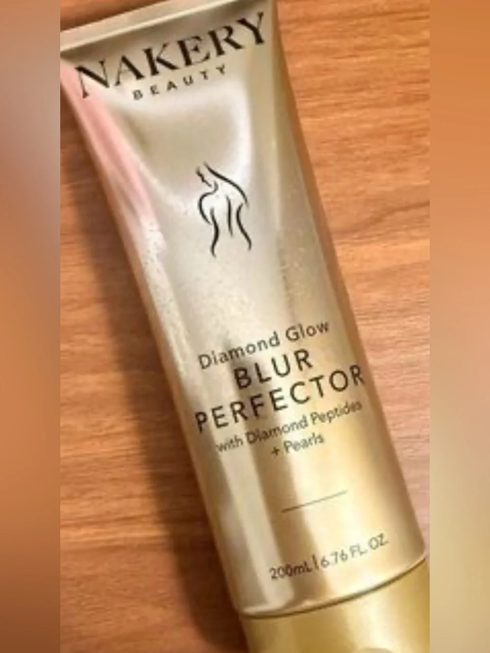 Nakery Diamond Glow Blur Perfector - Golden Finish